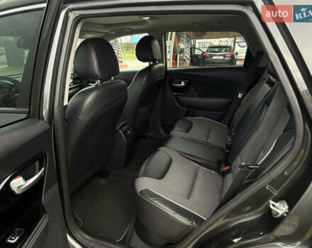 Сірий Кіа Niro, об'ємом двигуна 0 л та пробігом 81 тис. км за 18700 $, фото 17 на Automoto.ua