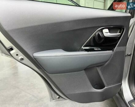 Серый Киа Niro, объемом двигателя 0 л и пробегом 22 тыс. км за 25107 $, фото 37 на Automoto.ua