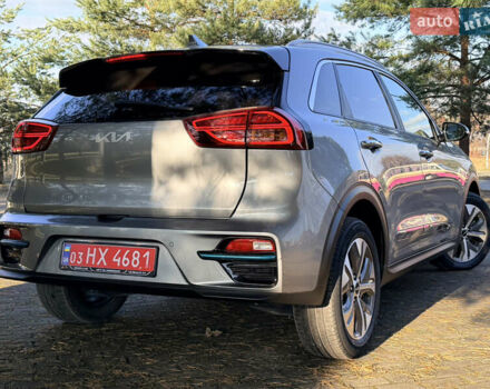 Сірий Кіа Niro, об'ємом двигуна 0 л та пробігом 60 тис. км за 22400 $, фото 8 на Automoto.ua