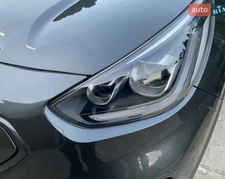 Серый Киа Niro, объемом двигателя 0 л и пробегом 82 тыс. км за 15999 $, фото 8 на Automoto.ua