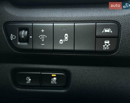 Сірий Кіа Niro, об'ємом двигуна 0 л та пробігом 38 тис. км за 24800 $, фото 7 на Automoto.ua
