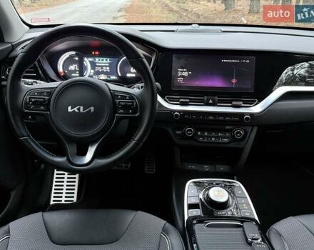 Сірий Кіа Niro, об'ємом двигуна 0 л та пробігом 72 тис. км за 22999 $, фото 52 на Automoto.ua