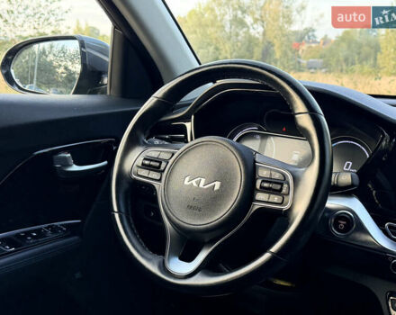 Серый Киа Niro, объемом двигателя 0 л и пробегом 50 тыс. км за 22990 $, фото 25 на Automoto.ua