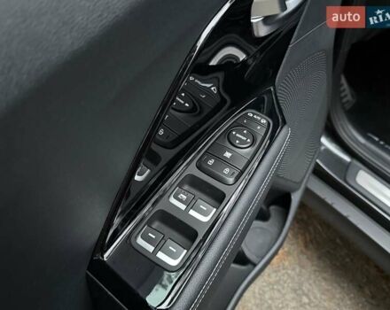Сірий Кіа Niro, об'ємом двигуна 0 л та пробігом 72 тис. км за 22999 $, фото 43 на Automoto.ua