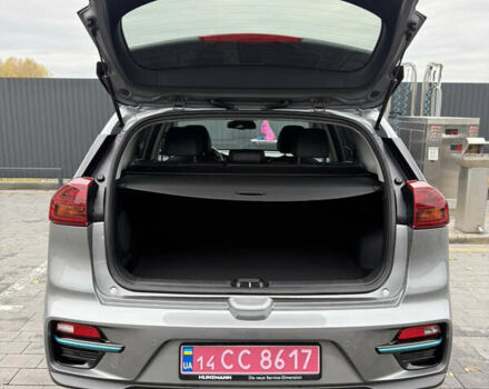 Серый Киа Niro, объемом двигателя 0 л и пробегом 37 тыс. км за 24400 $, фото 4 на Automoto.ua