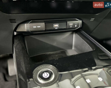 Серый Киа Niro, объемом двигателя 0 л и пробегом 120 тыс. км за 20900 $, фото 72 на Automoto.ua