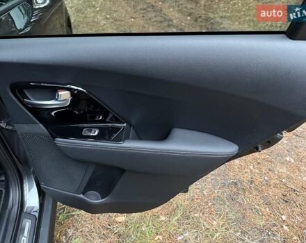 Сірий Кіа Niro, об'ємом двигуна 0 л та пробігом 72 тис. км за 22999 $, фото 67 на Automoto.ua