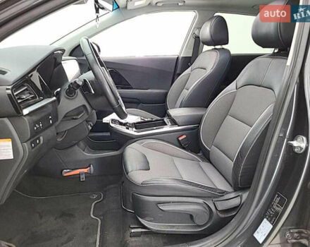 Серый Киа Niro, объемом двигателя 0 л и пробегом 100 тыс. км за 21000 $, фото 18 на Automoto.ua