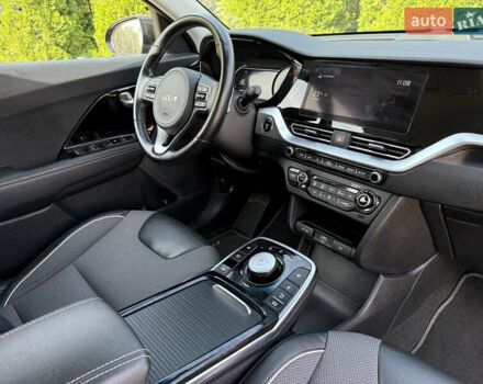 Серый Киа Niro, объемом двигателя 0 л и пробегом 95 тыс. км за 20999 $, фото 37 на Automoto.ua