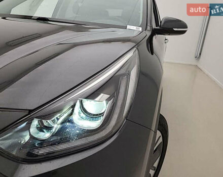 Серый Киа Niro, объемом двигателя 0 л и пробегом 100 тыс. км за 21000 $, фото 6 на Automoto.ua