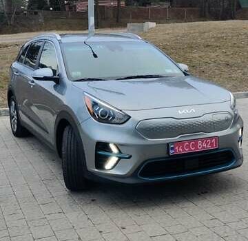 Серый Киа Niro, объемом двигателя 0 л и пробегом 117 тыс. км за 18400 $, фото 9 на Automoto.ua