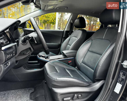 Серый Киа Niro, объемом двигателя 0 л и пробегом 37 тыс. км за 24800 $, фото 36 на Automoto.ua