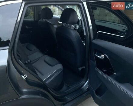 Серый Киа Niro, объемом двигателя 0 л и пробегом 82 тыс. км за 15999 $, фото 28 на Automoto.ua