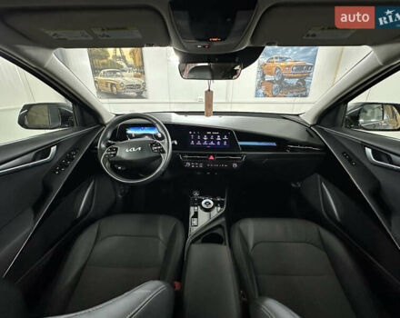 Серый Киа Niro, объемом двигателя 0 л и пробегом 120 тыс. км за 20900 $, фото 97 на Automoto.ua