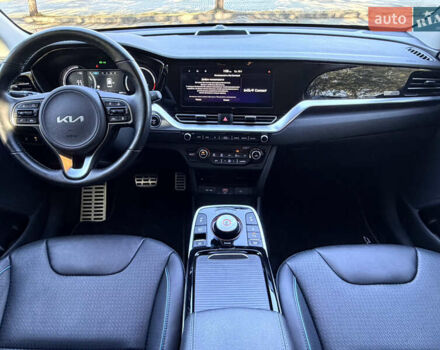Серый Киа Niro, объемом двигателя 0 л и пробегом 32 тыс. км за 24950 $, фото 22 на Automoto.ua