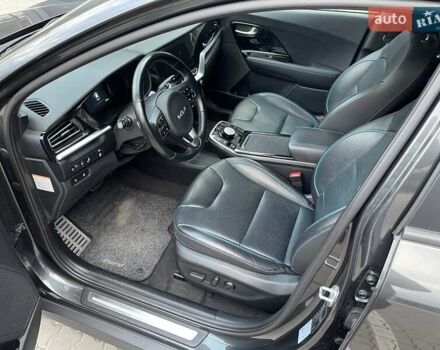 Серый Киа Niro, объемом двигателя 0 л и пробегом 74 тыс. км за 22700 $, фото 21 на Automoto.ua