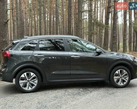 Сірий Кіа Niro, об'ємом двигуна 0 л та пробігом 72 тис. км за 22999 $, фото 23 на Automoto.ua