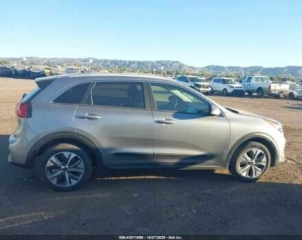 Серый Киа Niro, объемом двигателя 0 л и пробегом 62 тыс. км за 4900 $, фото 12 на Automoto.ua
