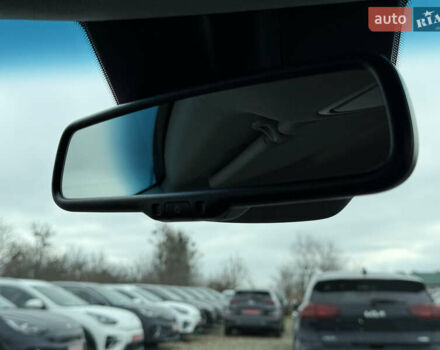 Серый Киа Niro, объемом двигателя 0 л и пробегом 70 тыс. км за 24400 $, фото 44 на Automoto.ua