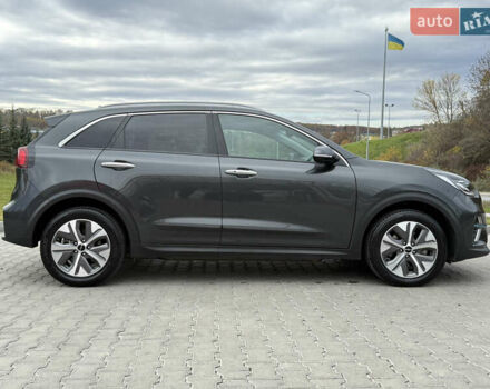 Сірий Кіа Niro, об'ємом двигуна 0 л та пробігом 81 тис. км за 18700 $, фото 8 на Automoto.ua