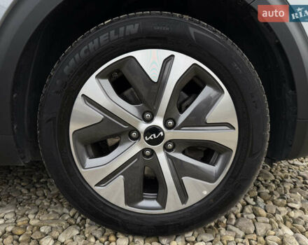 Серый Киа Niro, объемом двигателя 0 л и пробегом 70 тыс. км за 24400 $, фото 32 на Automoto.ua