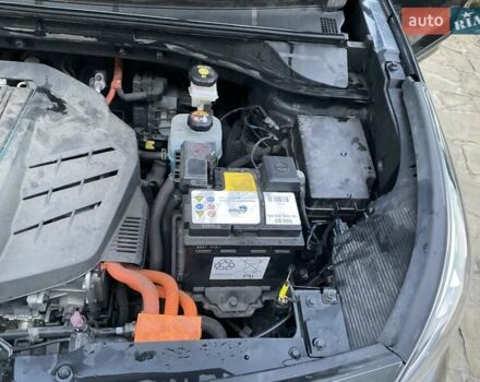 Серый Киа Niro, объемом двигателя 0 л и пробегом 82 тыс. км за 15999 $, фото 12 на Automoto.ua