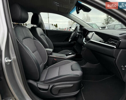 Серый Киа Niro, объемом двигателя 0 л и пробегом 70 тыс. км за 24400 $, фото 105 на Automoto.ua