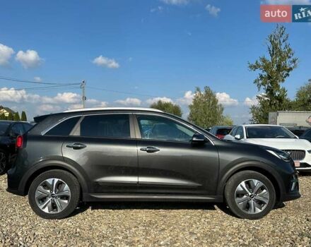 Сірий Кіа Niro, об'ємом двигуна 0 л та пробігом 73 тис. км за 23900 $, фото 24 на Automoto.ua