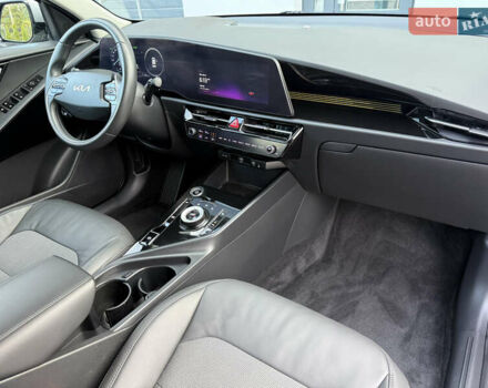 Серый Киа Niro, объемом двигателя 0 л и пробегом 95 тыс. км за 22700 $, фото 66 на Automoto.ua