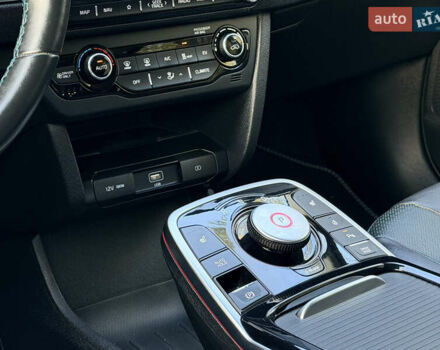 Серый Киа Niro, объемом двигателя 0 л и пробегом 50 тыс. км за 22990 $, фото 17 на Automoto.ua