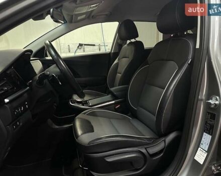 Сірий Кіа Niro, об'ємом двигуна 0 л та пробігом 38 тис. км за 24800 $, фото 4 на Automoto.ua