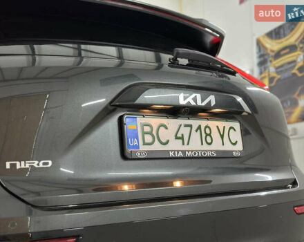 Серый Киа Niro, объемом двигателя 0 л и пробегом 120 тыс. км за 20900 $, фото 51 на Automoto.ua