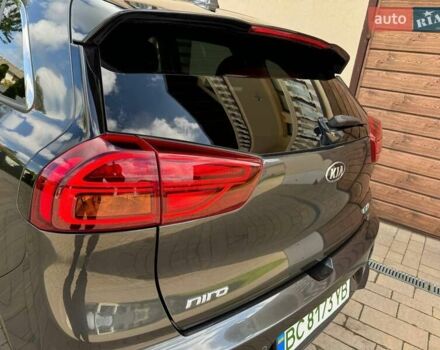 Сірий Кіа Niro, об'ємом двигуна 0 л та пробігом 69 тис. км за 23999 $, фото 26 на Automoto.ua