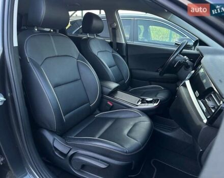 Сірий Кіа Niro, об'ємом двигуна 0 л та пробігом 73 тис. км за 23900 $, фото 83 на Automoto.ua