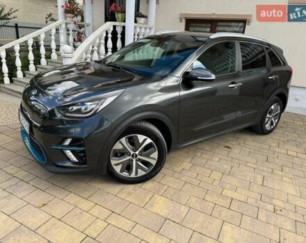 Сірий Кіа Niro, об'ємом двигуна 0 л та пробігом 69 тис. км за 23999 $, фото 4 на Automoto.ua