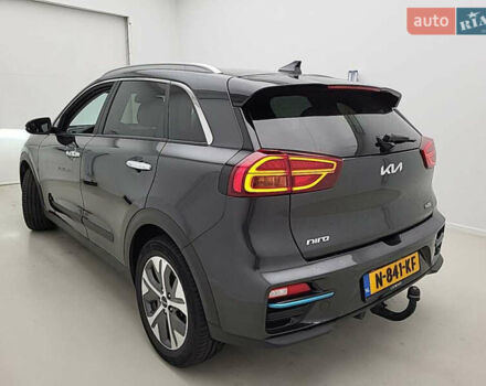 Серый Киа Niro, объемом двигателя 0 л и пробегом 100 тыс. км за 21000 $, фото 4 на Automoto.ua