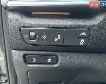 Серый Киа Niro, объемом двигателя 0 л и пробегом 74 тыс. км за 22700 $, фото 25 на Automoto.ua