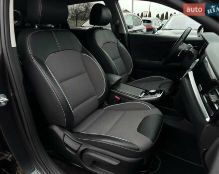Серый Киа Niro, объемом двигателя 0 л и пробегом 37 тыс. км за 24900 $, фото 87 на Automoto.ua