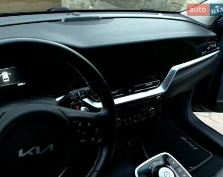 Серый Киа Niro, объемом двигателя 0 л и пробегом 82 тыс. км за 15999 $, фото 24 на Automoto.ua