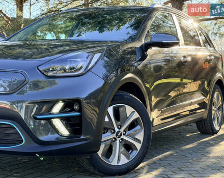 Серый Киа Niro, объемом двигателя 0 л и пробегом 32 тыс. км за 24950 $, фото 3 на Automoto.ua