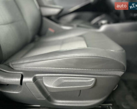 Серый Киа Niro, объемом двигателя 0 л и пробегом 120 тыс. км за 20900 $, фото 78 на Automoto.ua