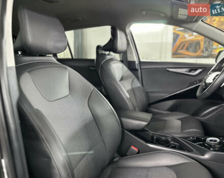 Серый Киа Niro, объемом двигателя 0 л и пробегом 120 тыс. км за 20900 $, фото 80 на Automoto.ua