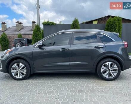 Серый Киа Niro, объемом двигателя 0 л и пробегом 130 тыс. км за 19800 $, фото 8 на Automoto.ua