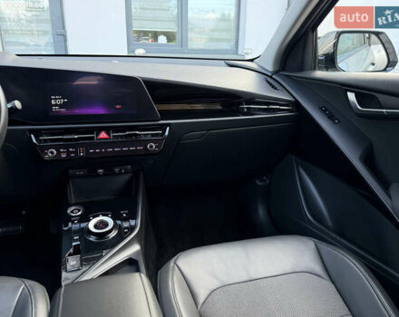 Серый Киа Niro, объемом двигателя 0 л и пробегом 95 тыс. км за 22700 $, фото 62 на Automoto.ua