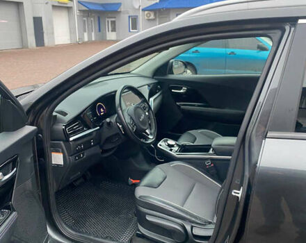 Серый Киа Niro, объемом двигателя 0 л и пробегом 112 тыс. км за 23300 $, фото 7 на Automoto.ua