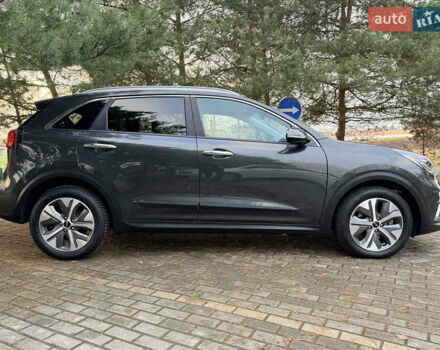 Серый Киа Niro, объемом двигателя 0 л и пробегом 40 тыс. км за 25900 $, фото 9 на Automoto.ua