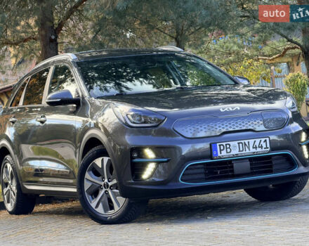 Серый Киа Niro, объемом двигателя 0 л и пробегом 39 тыс. км за 24400 $, фото 2 на Automoto.ua