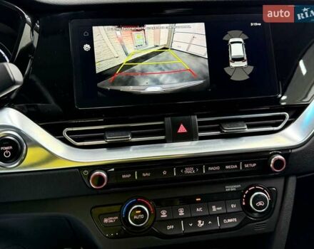 Серый Киа Niro, объемом двигателя 0 л и пробегом 22 тыс. км за 25107 $, фото 26 на Automoto.ua