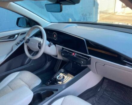Серый Киа Niro, объемом двигателя 0 л и пробегом 25 тыс. км за 11000 $, фото 6 на Automoto.ua