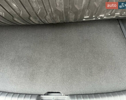 Сірий Кіа Niro, об'ємом двигуна 0 л та пробігом 43 тис. км за 25800 $, фото 43 на Automoto.ua